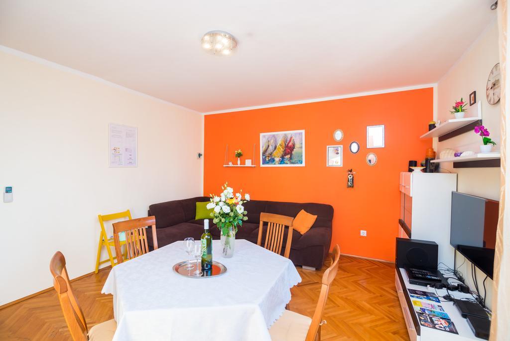 Ruby Apartment *