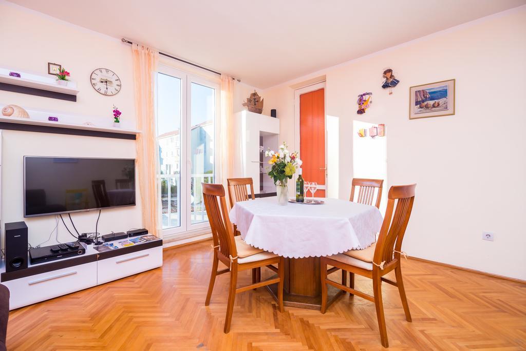 Ruby Apartment