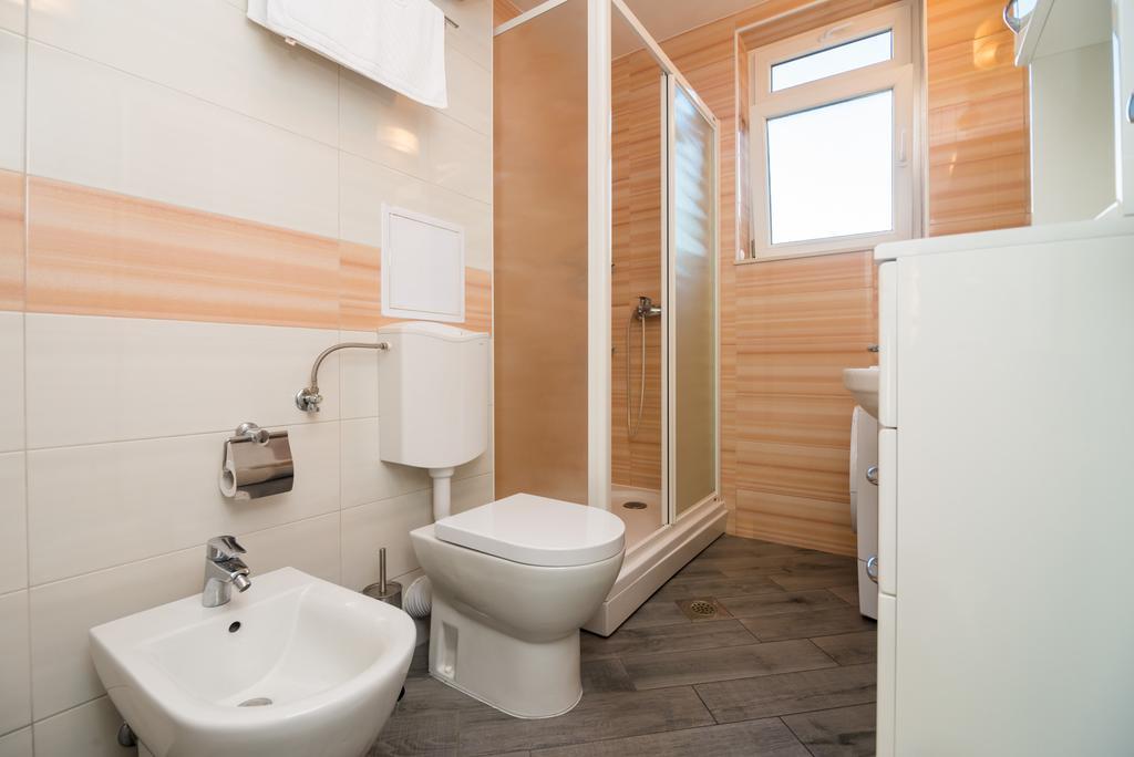 Ruby Apartment *